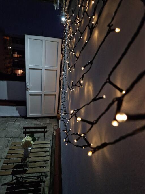 Charming Apartment With Private Terrace 布加勒斯特 外观 照片