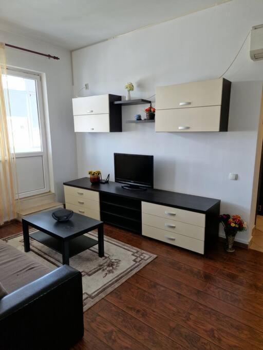 Charming Apartment With Private Terrace 布加勒斯特 外观 照片