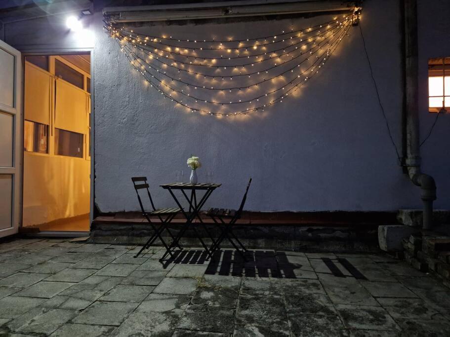 Charming Apartment With Private Terrace 布加勒斯特 外观 照片