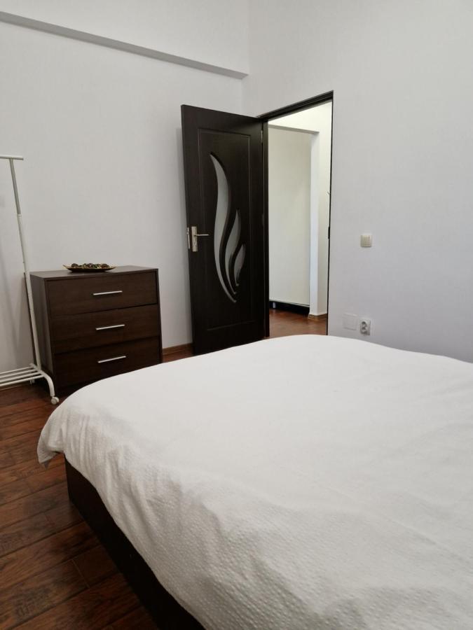 Charming Apartment With Private Terrace 布加勒斯特 外观 照片