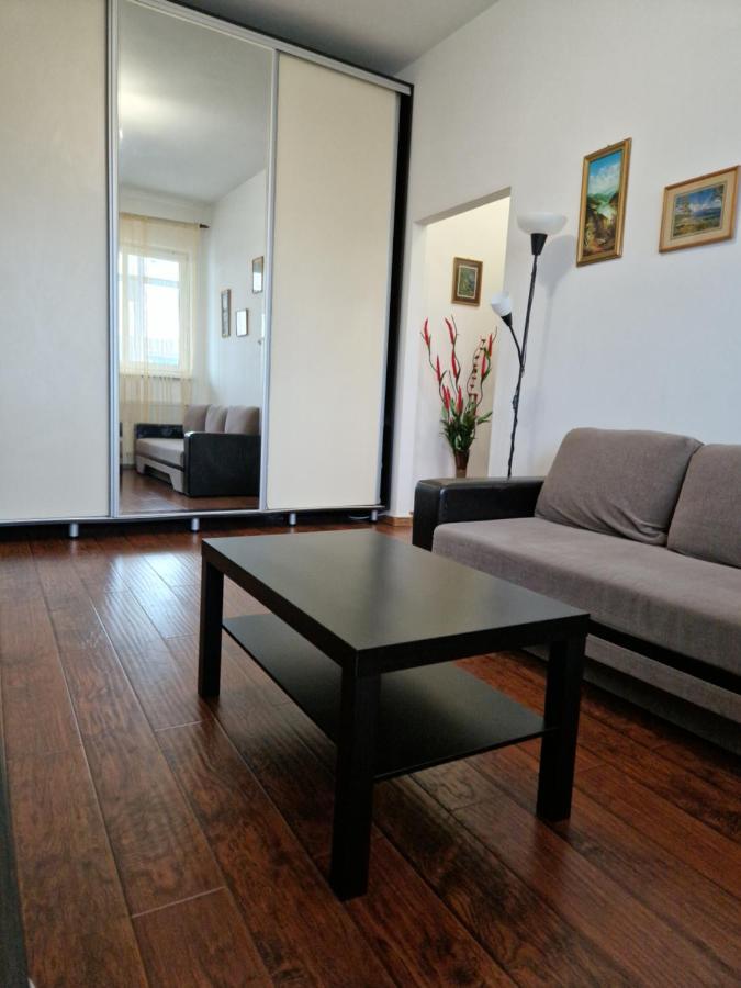 Charming Apartment With Private Terrace 布加勒斯特 外观 照片